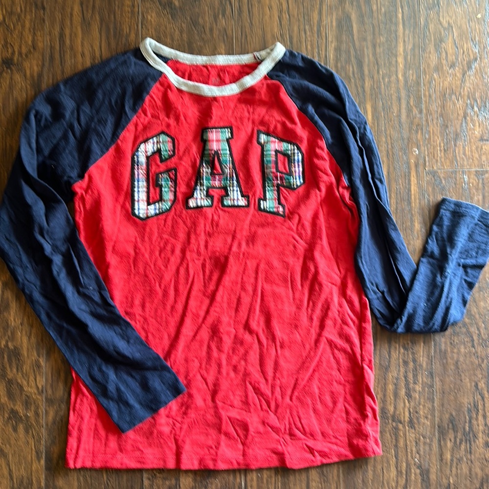 Gap long sleeve shirt